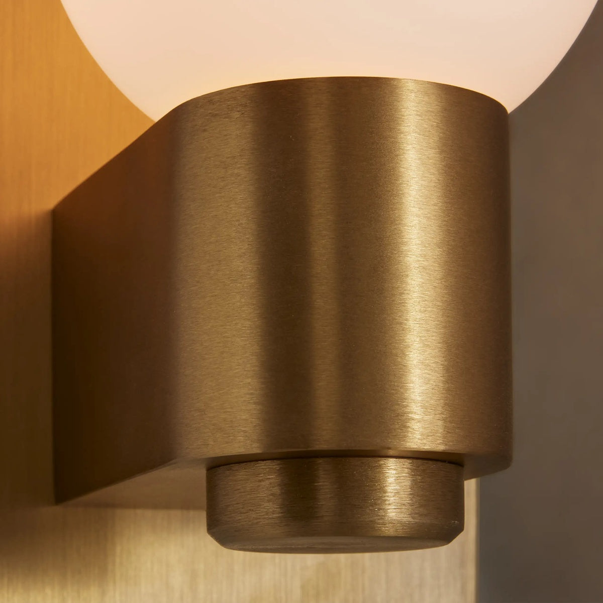Modern Luxury Casen Sconce
